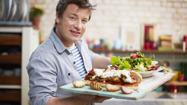 Jamie Oliver – Roztančená kuchyně: Jamie a holky od fotbalu -dokument